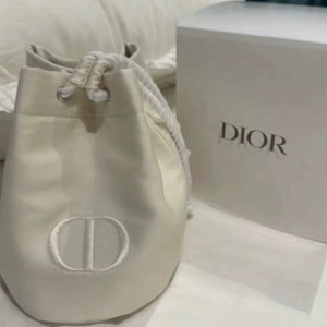 디올 복조리 파우치 새상품