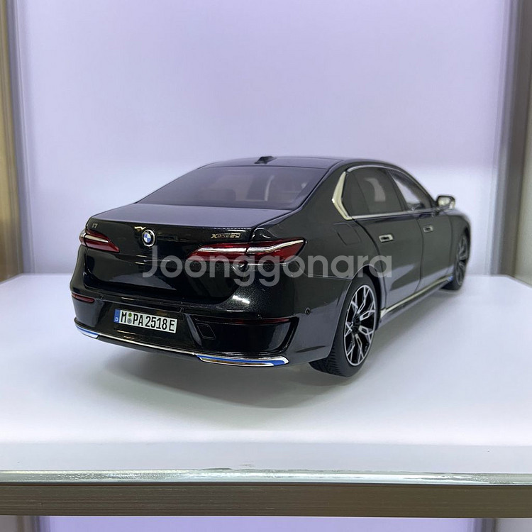 미니챔프 1:18 BMW i7 다이캐스트(딜러버전)--4