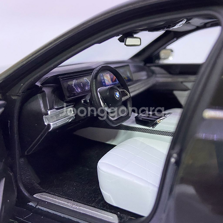 미니챔프 1:18 BMW i7 다이캐스트(딜러버전)--6