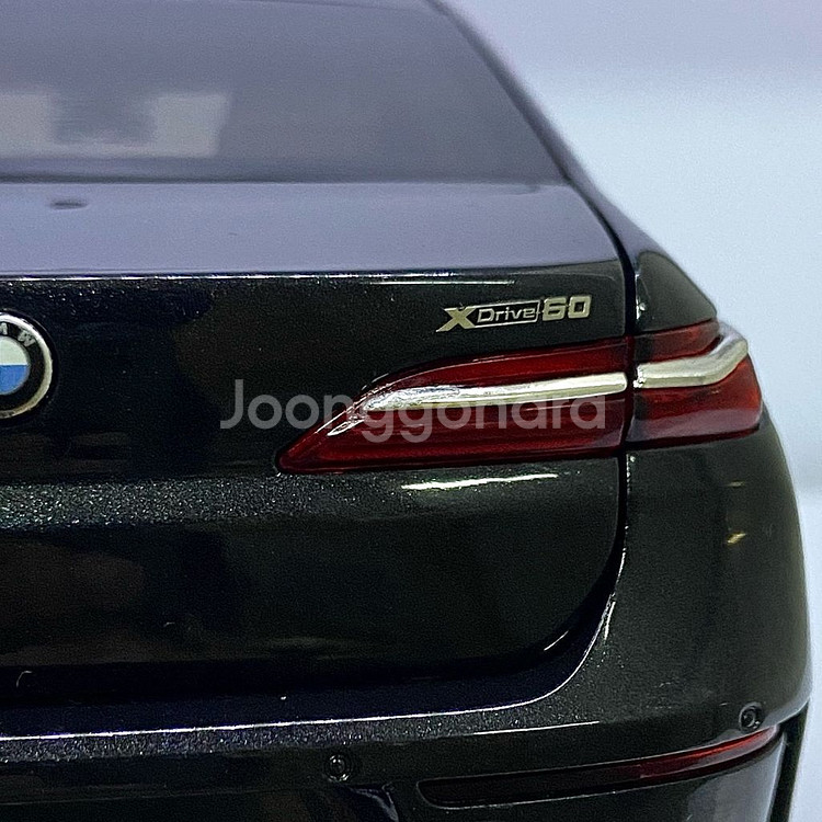 미니챔프 1:18 BMW i7 다이캐스트(딜러버전)--9