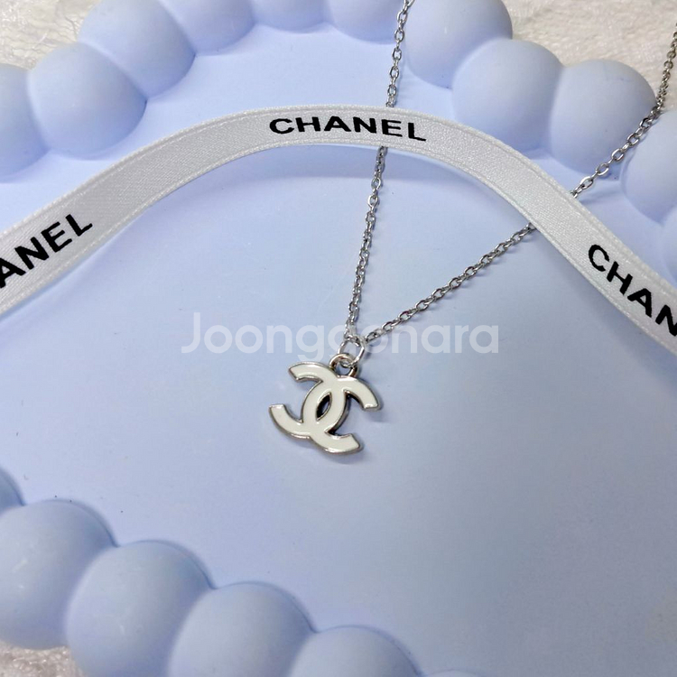샤넬 목걸이 빈티지 펜던트 화이트cc--0