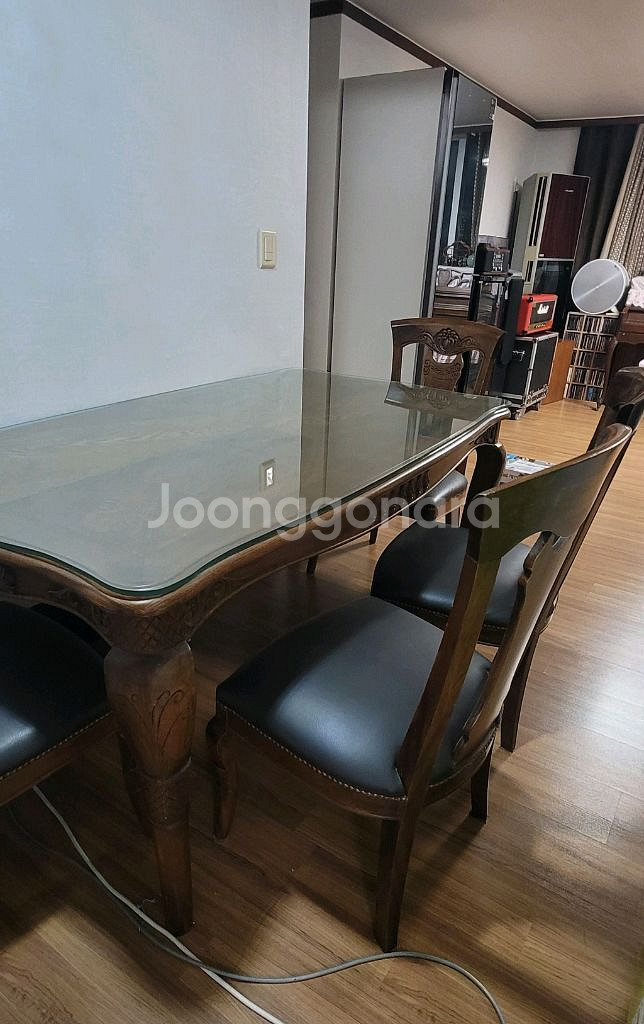 식탁(원목 통유리 가죽의자)--3