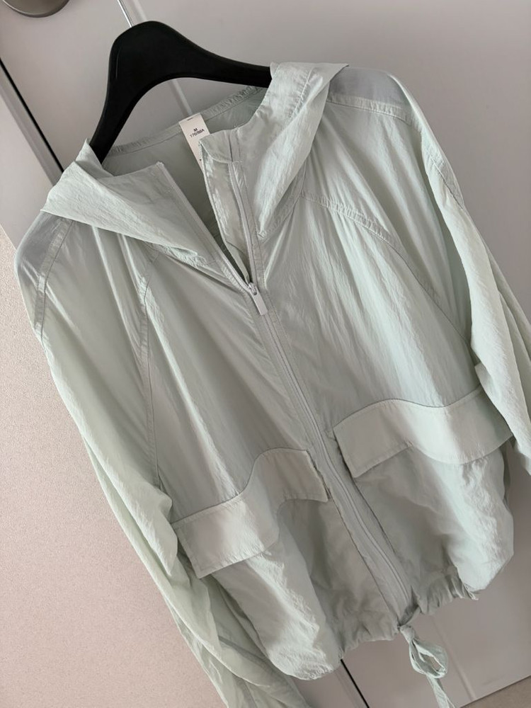 룰루레몬 후드 라이트 릴랙스 핏 재킷 (M size)--1