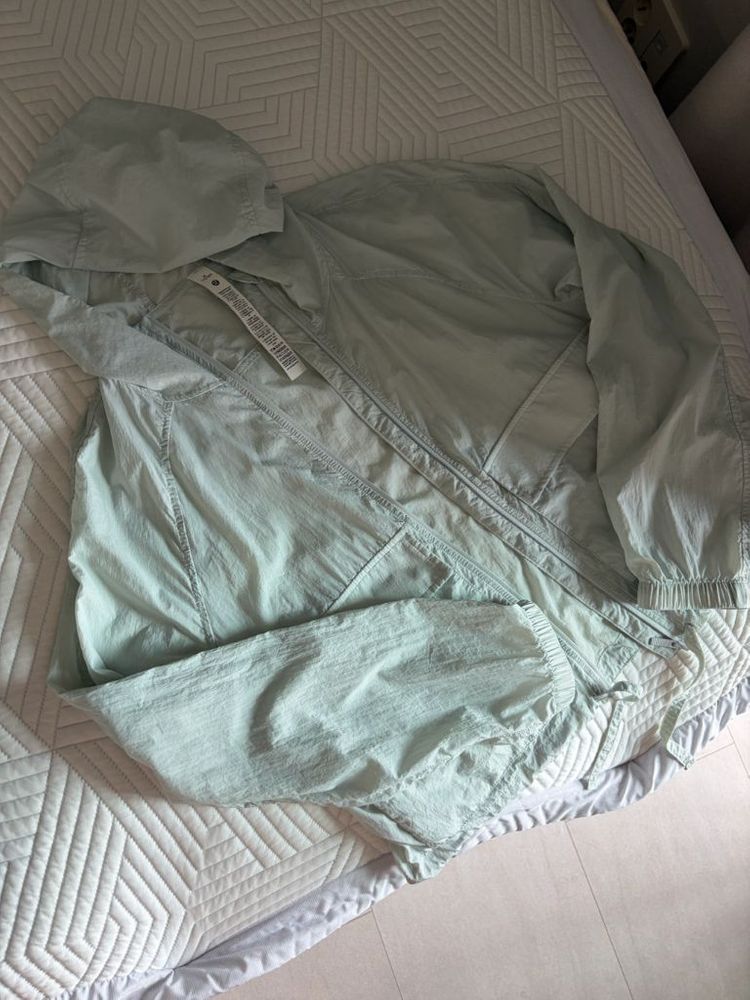 룰루레몬 후드 라이트 릴랙스 핏 재킷 (M size)--4