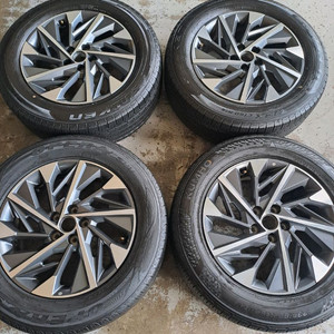 투싼NX4 18인치휠타이어 카니발 장착가능