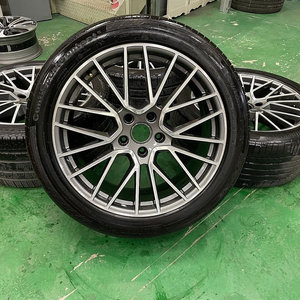 포르쉐 카이엔 21인치 휠타이어 터보 RS 스파이더