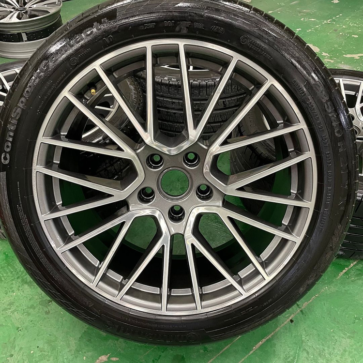 포르쉐 카이엔 21인치 휠타이어 터보 RS 스파이더--1