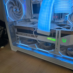 rtx 5080 solid white 판매합니다
