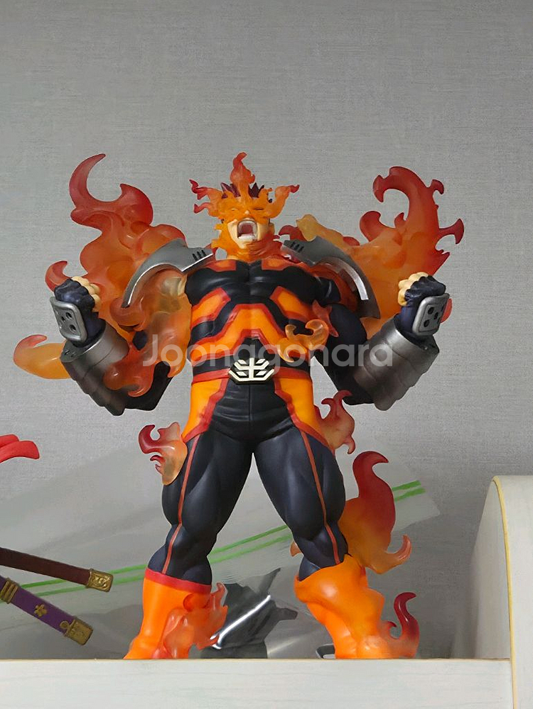 제일복권 엔데버 피규어 판매합니다--1