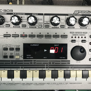 Roland MC-303 그루브박스 시퀀서