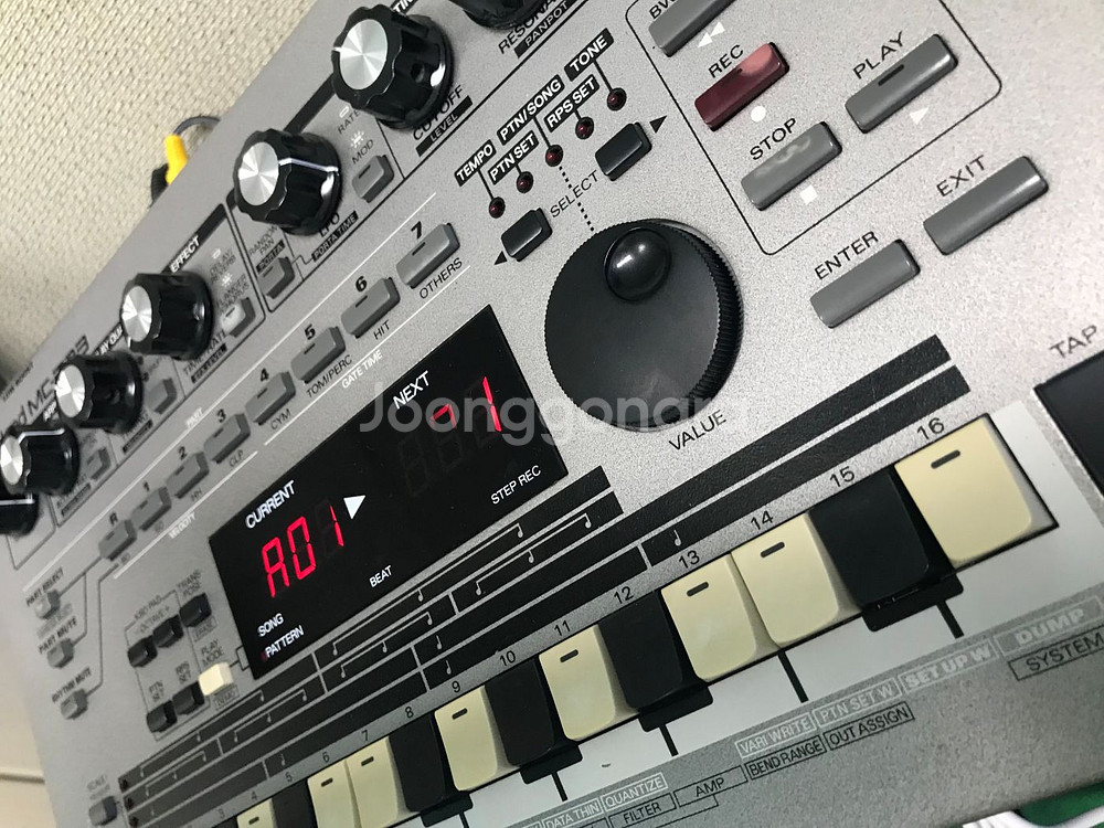 Roland MC-303 그루브박스 시퀀서--3