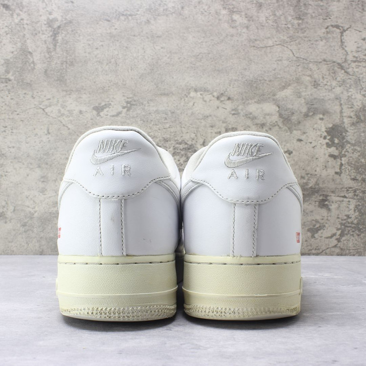 300 나이키 x 슈프림 에어포스 1 로우 화이트--2