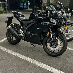 야마하 R3 24년식 블랙 신차급 판매합니다.
