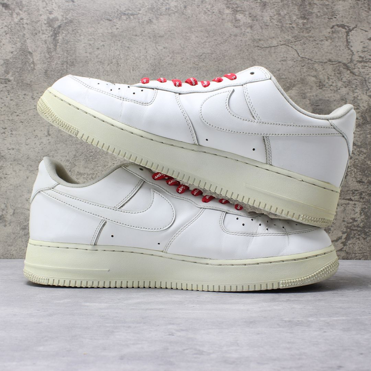 300 나이키 x 슈프림 에어포스 1 로우 화이트--3
