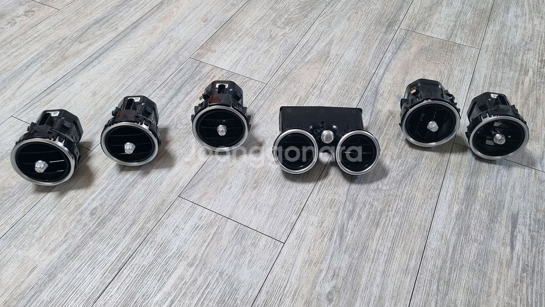 벤츠 c클래스 w205 자동차 부품 (몰딩, 송풍구,--1