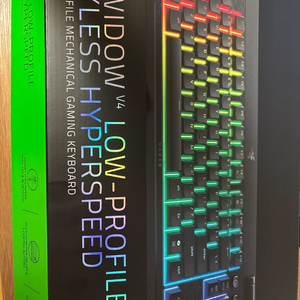레이저 블랙위도우v4 로우프로파일 tkl