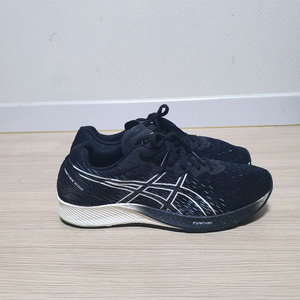 아식스 타사엣지 런닝화 260