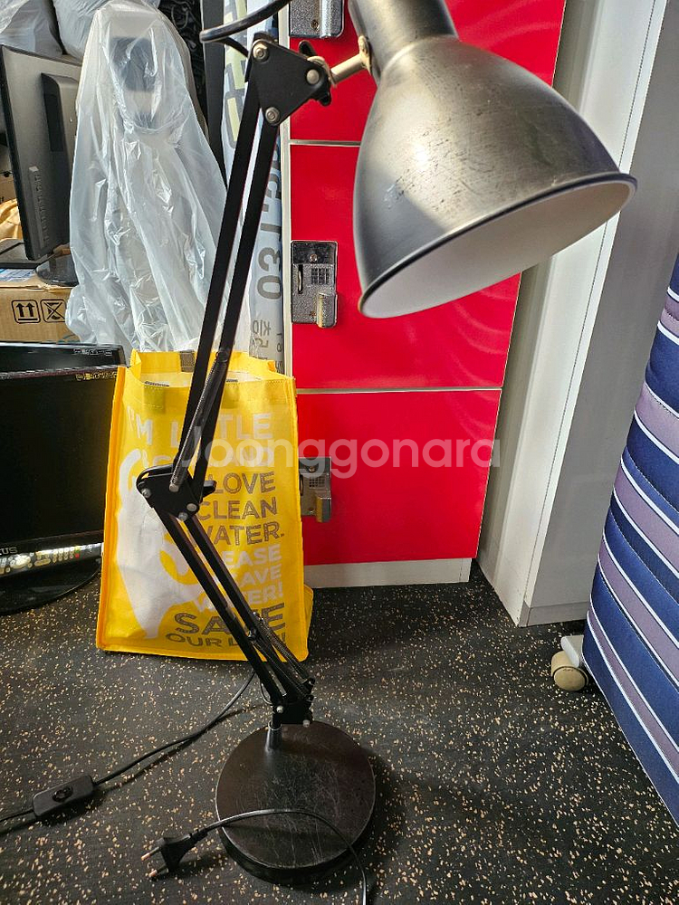 탁상용 전기 스탠드 조명 팝니다--2