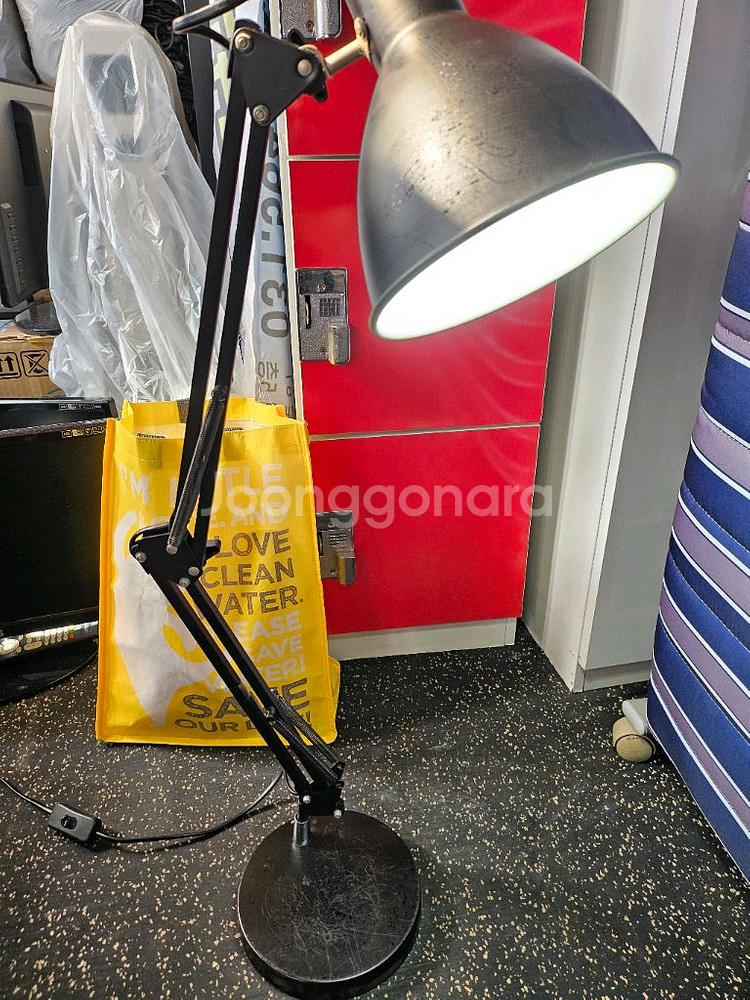 탁상용 전기 스탠드 조명 팝니다--0