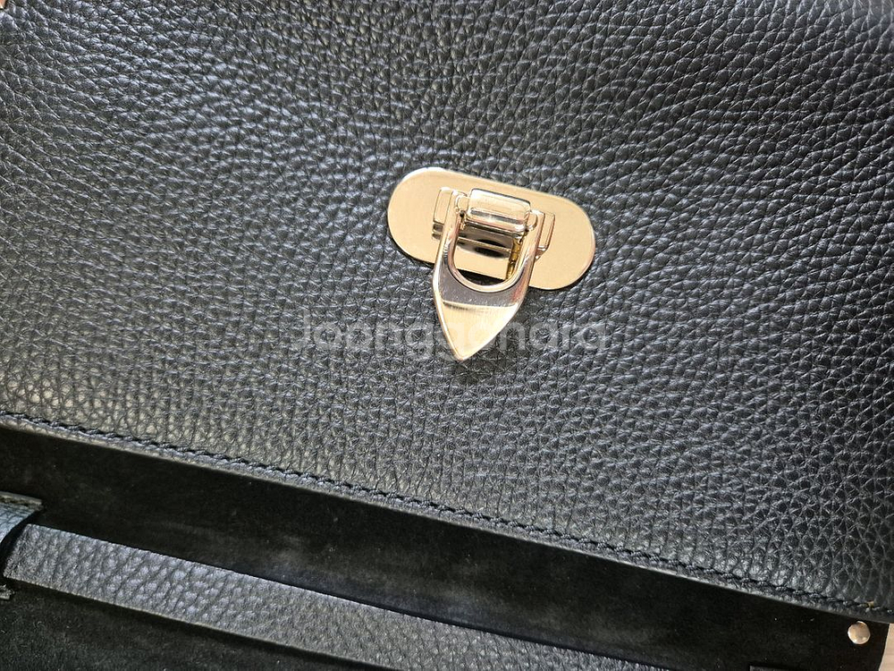 발렌티노 락스터드 크로스백--7