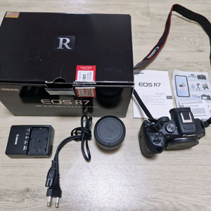 캐논 EOS R7 미러리스 카메라 번들렌즈