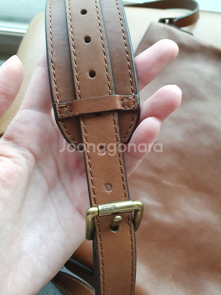 코치 남성 크로스백 풀그레인레더--2