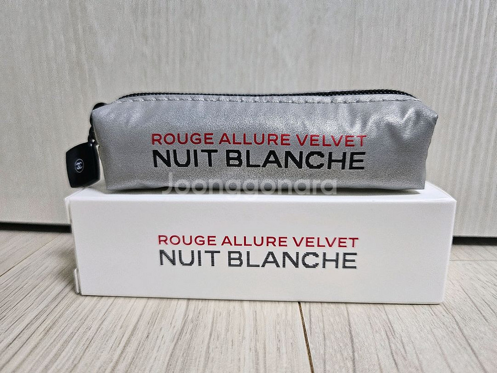 정품) 샤넬 실버 미니 파우치 (코스메틱)--0