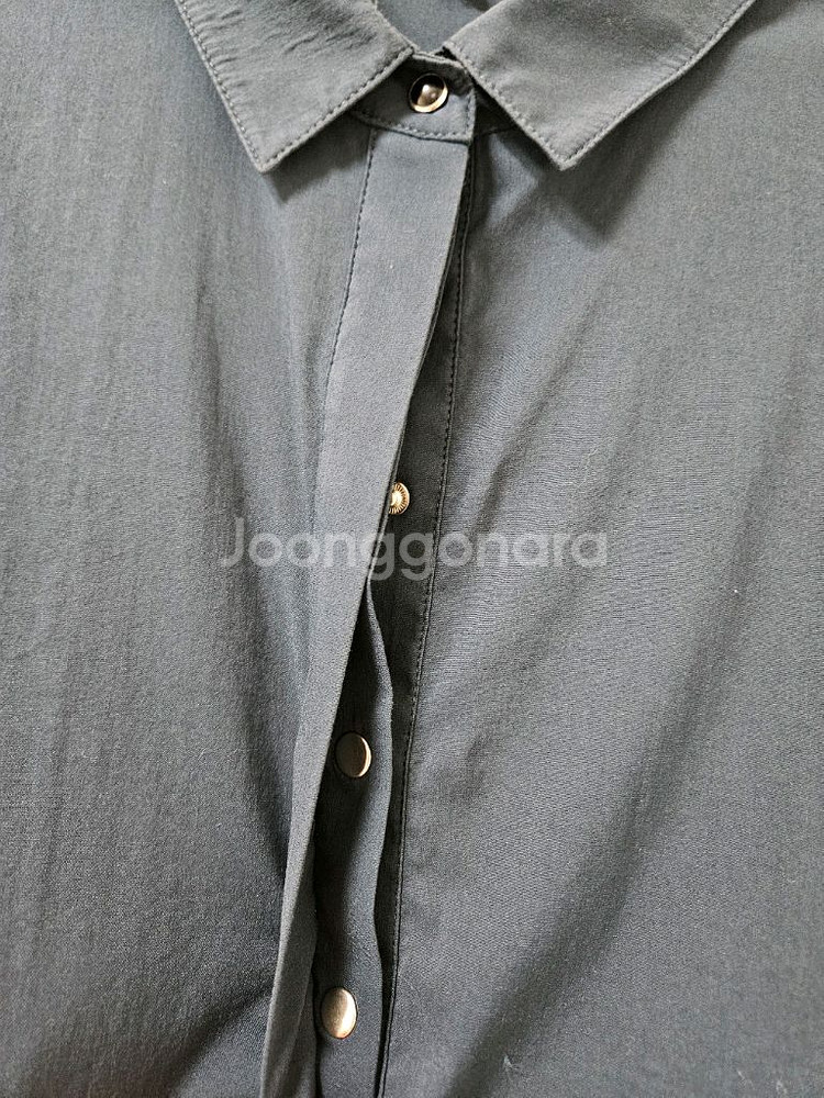 베네통 소매 디테일 티셔츠--2