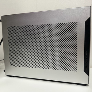 SFF ITX 반본체