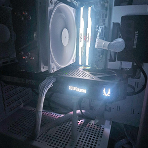 RTX5070 ZOTAC SOLID 팝니다!