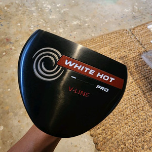 오디세이 화이트핫 V-LINE 퍼터