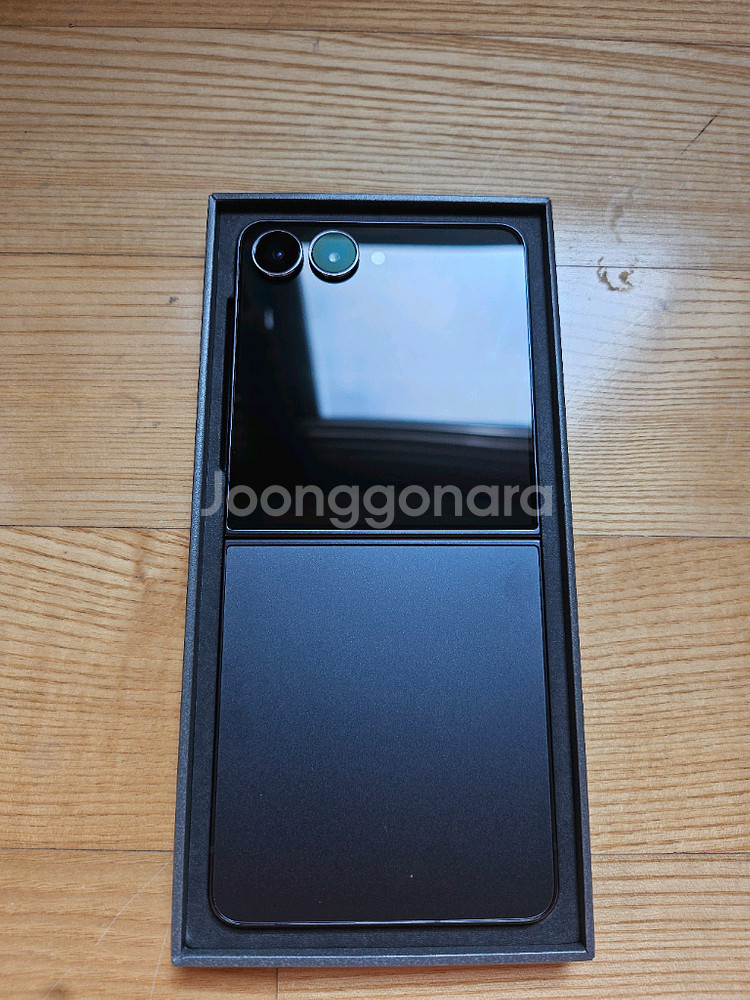 갤럭시 Z플립7 256GB 자급제 풀박스 하루사용--2