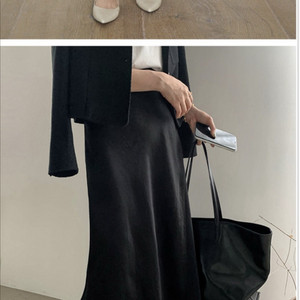 유메르 클라쎄 새틴스커트 블랙F 새상품팝니다