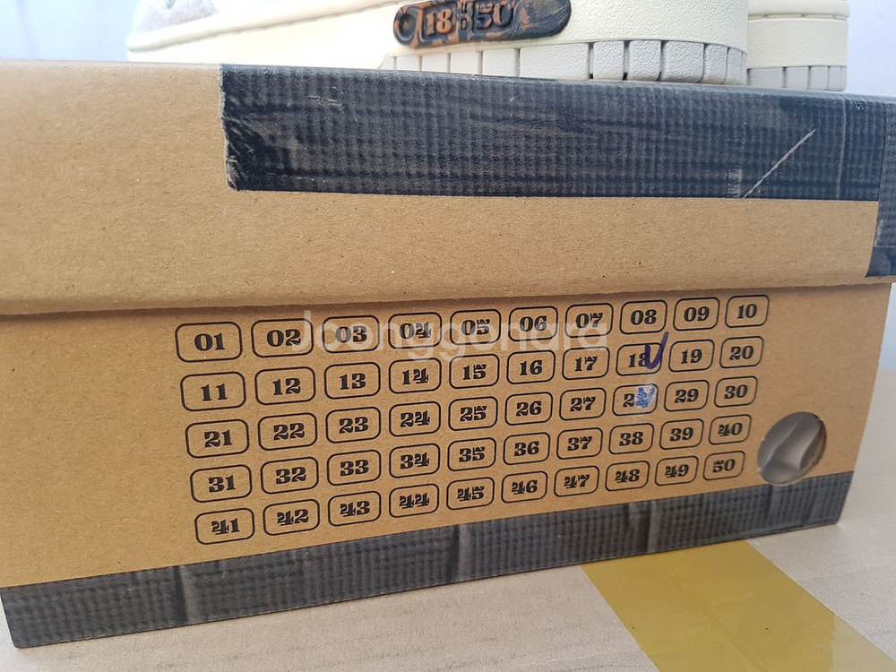 새상품 나이키 덩크 x 오프화이트 260 lot 18--1