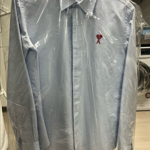 아미 스몰 하트 로고 코튼 옥스퍼드 스카이블루 셔츠