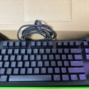 레이저 헌츠맨 v2 리니어 tkl 8k 폴링레이트