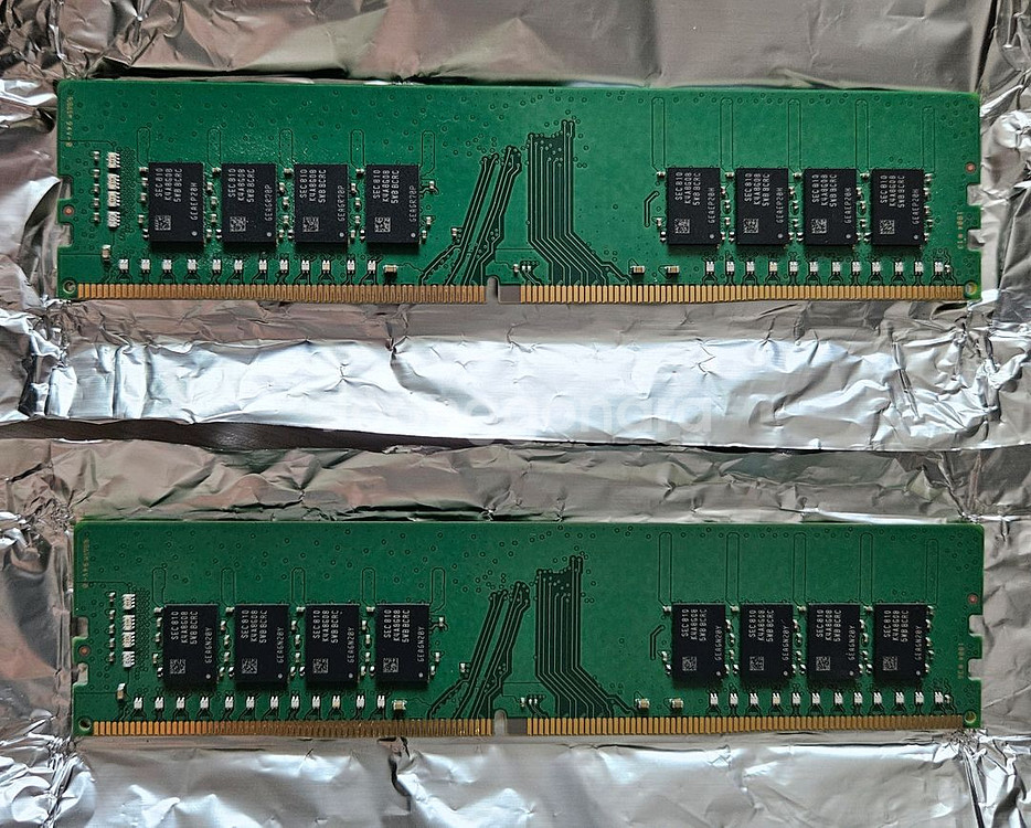 삼성 DDR4 2400T 16기가 2개 (총 32GB)--1