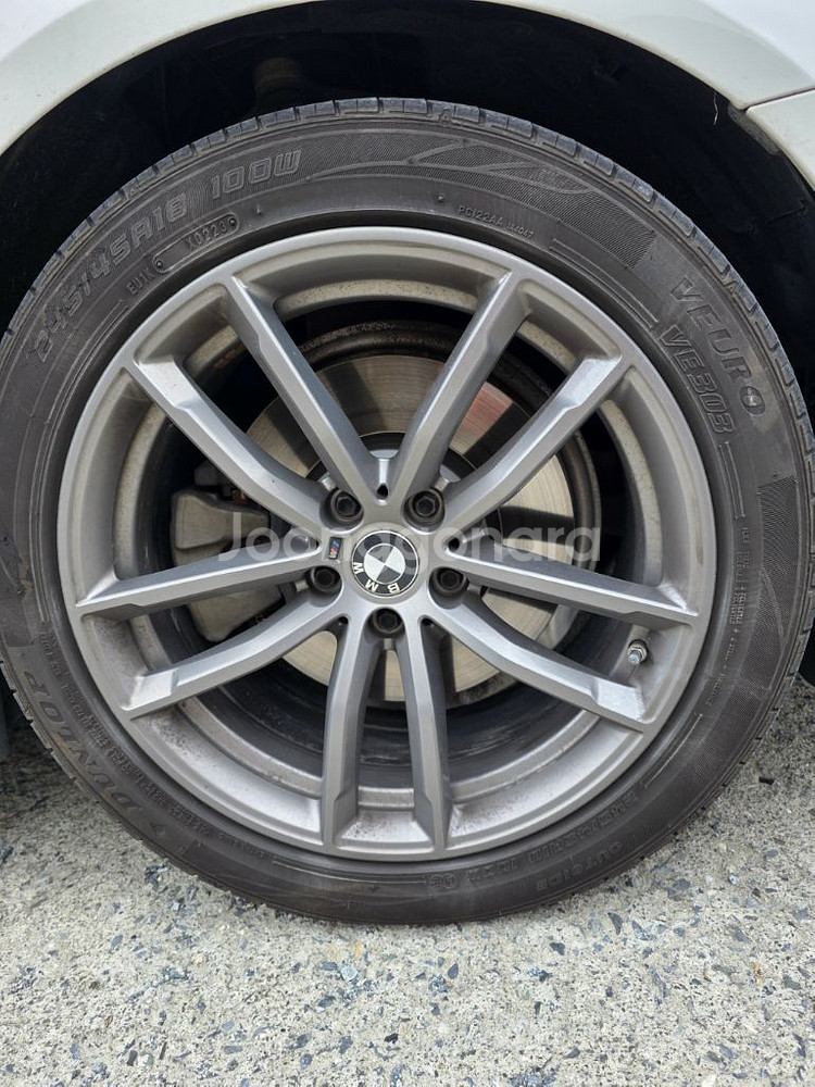 BMW G30 18인치 휠타이어 상태좋음개인판매 업자x--2