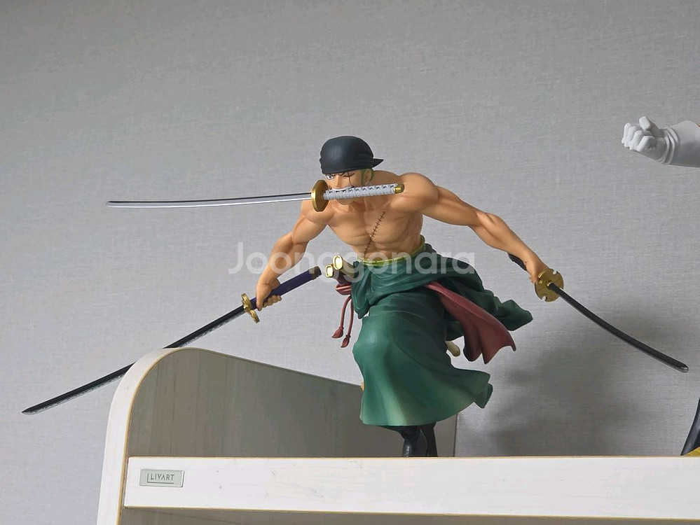 그란디스타 조로 피규어--0