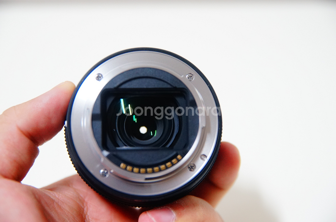[소니] FE 28-60mm 풀프레임용 번들렌즈팝니다--2