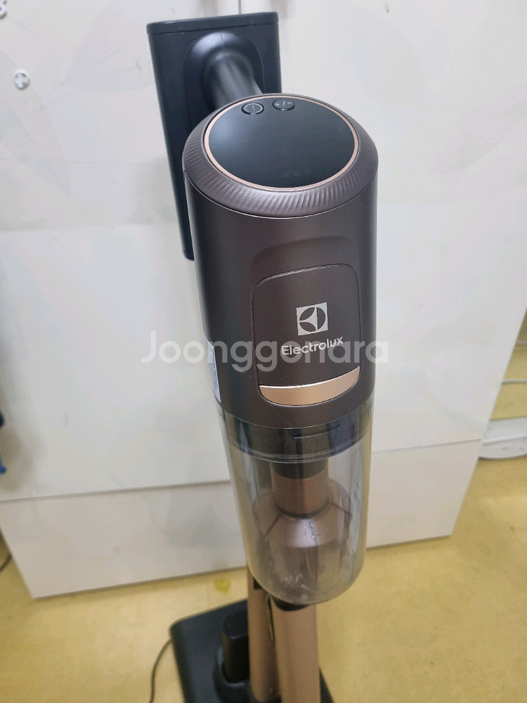 일렉트로룩스 얼티밋홈 900 청소기 팝니다--0