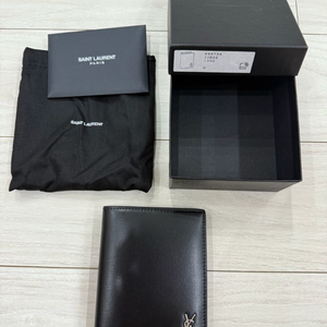생로랑 남성 모노그램 카드 반지갑 블랙