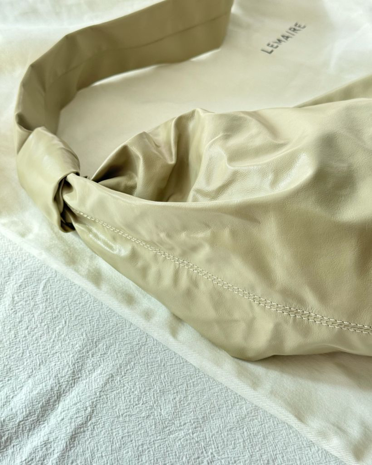 르메르 페이퍼 레더 미디움 소프트 크루아상 백--2