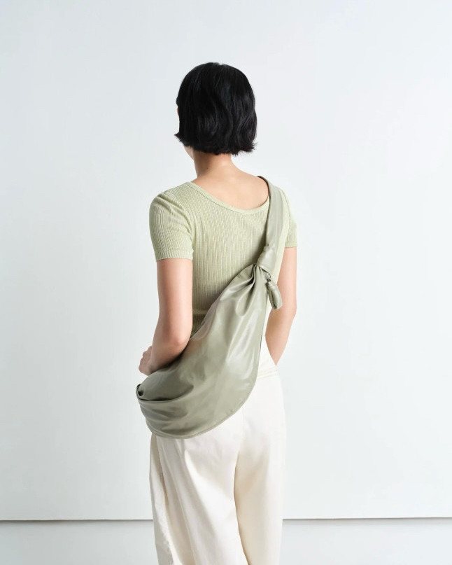 르메르 페이퍼 레더 미디움 소프트 크루아상 백--7