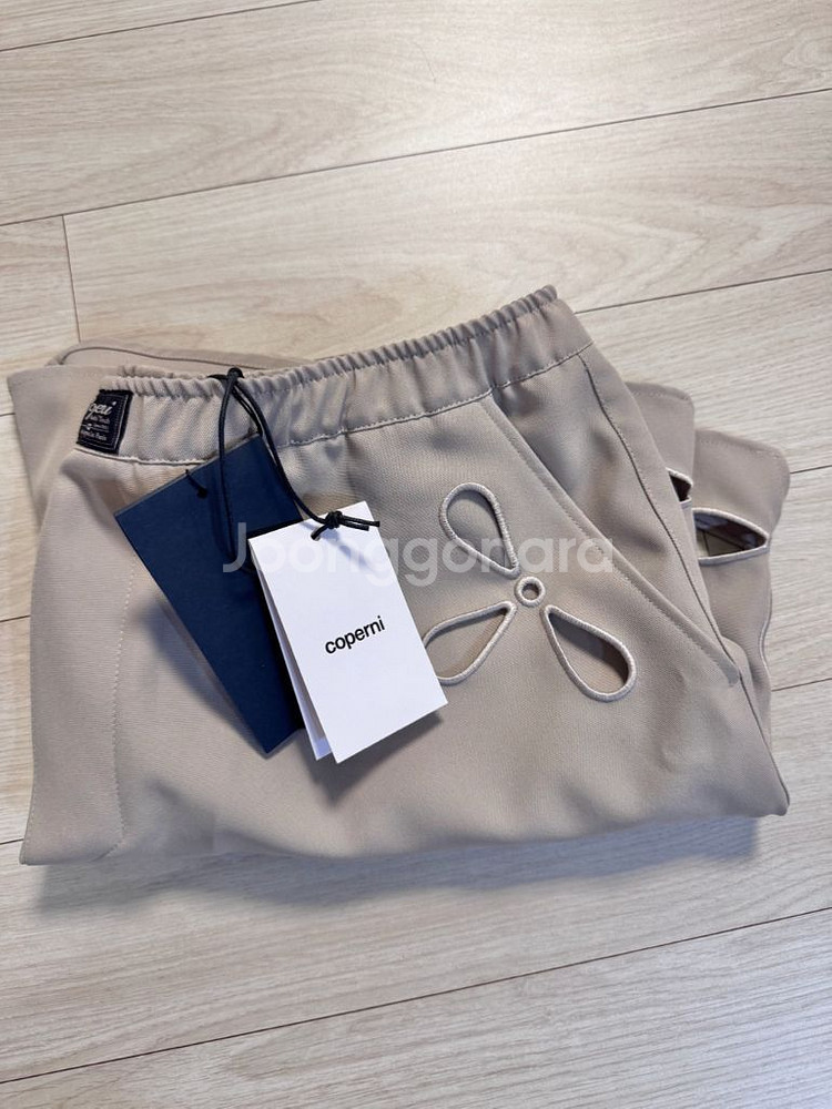 코페르니 페탈 자수 컷 아웃 쇼츠 L 새상푸--5