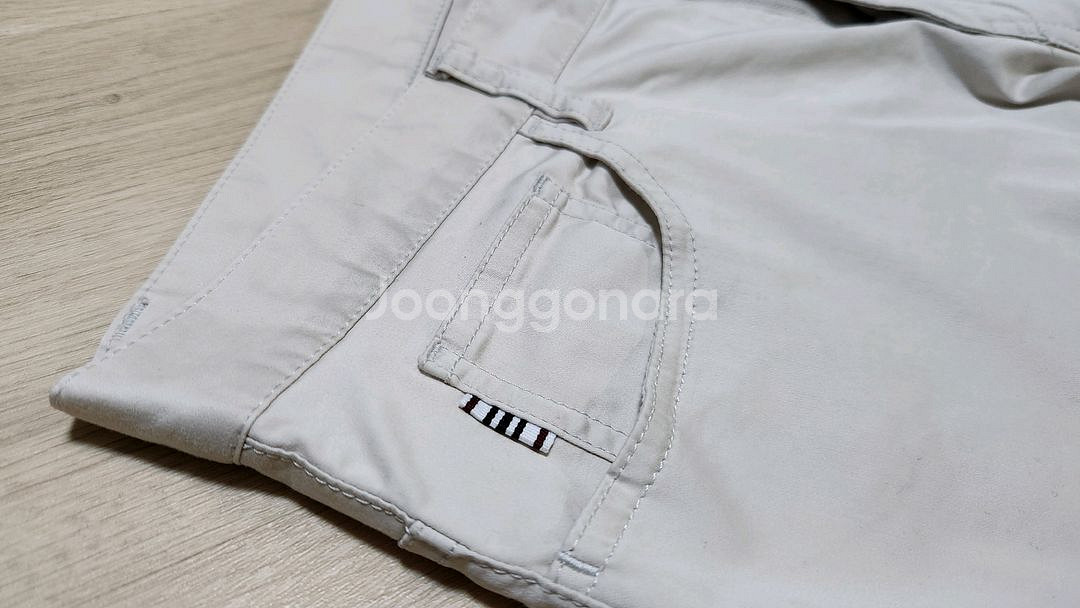 버버리 블랙라벨 면바지 팝니다--3