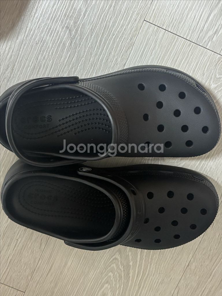 새상품) 크록스 클래식 플랫폼 클로그우먼 블랙 240--0