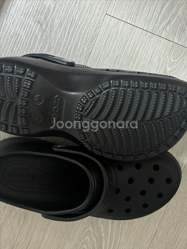 새상품) 크록스 클래식 플랫폼 클로그우먼 블랙 240--2