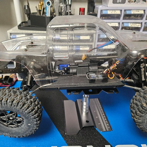 AXIAL SCX10PRO (LCG) 판매합니다