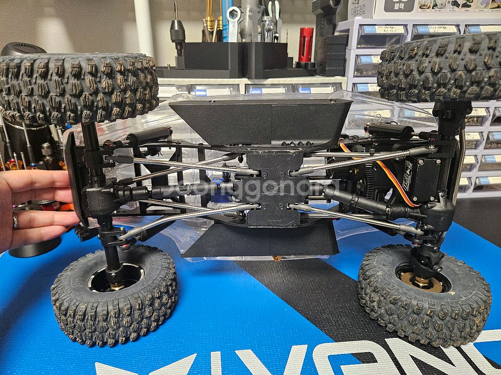 AXIAL SCX10PRO (LCG) 판매합니다--2